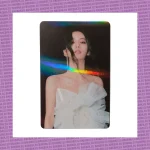 JISOO - Limited Hologram Photocard (Official Me POB) - Image 3