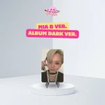 EVERGLOW - Photocard (ALL MY GIRLS Album Dark ver.) - Image 7