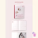 Solar (MAMAMOO) - 2026 Season’s Greetings (SIGNED) + Exclusive Photocard [Solar.zip] - Image 4